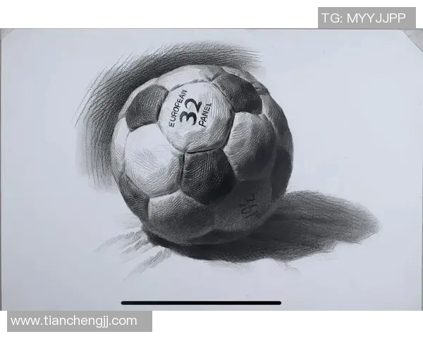 足球明星的艺术魅力素描展现与球场风采的完美结合